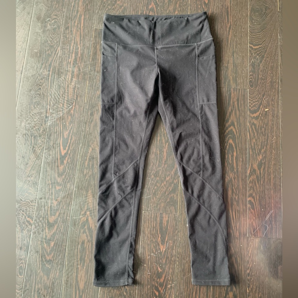 Along Fit Leggings W/ Pockets